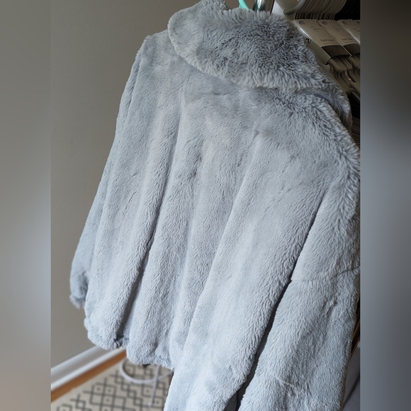 Lucky Brand Grey Faux Fur Jacket - Picture 6 of 6